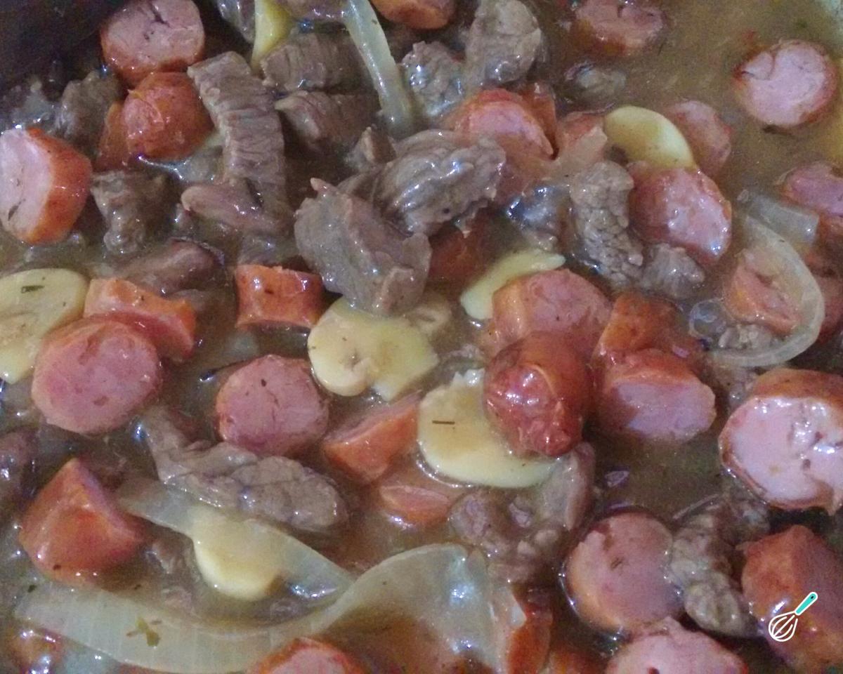Receita de Coxão mole ao molho acebolado Receita de Coxão mole ao molho acebolado