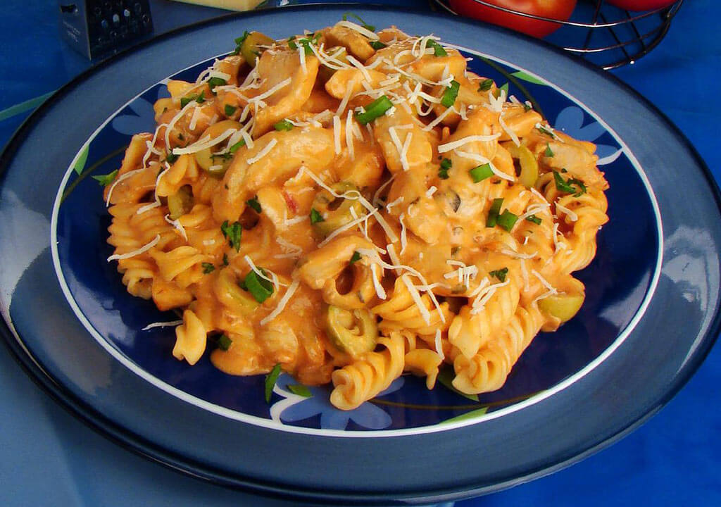 Massas com Frango: Receitas Fáceis e Práticas Massas com Frango: Receitas Fáceis e Práticas