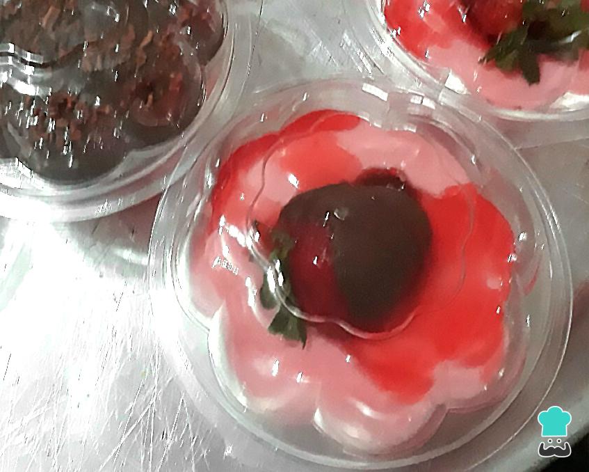 Mousse de Morango c/ 3 Ingredientes: Doce, Fácil e Perfeito!