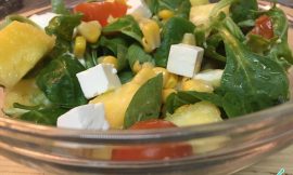 Salada de Abacaxi Tropical: Fácil e Refrescante