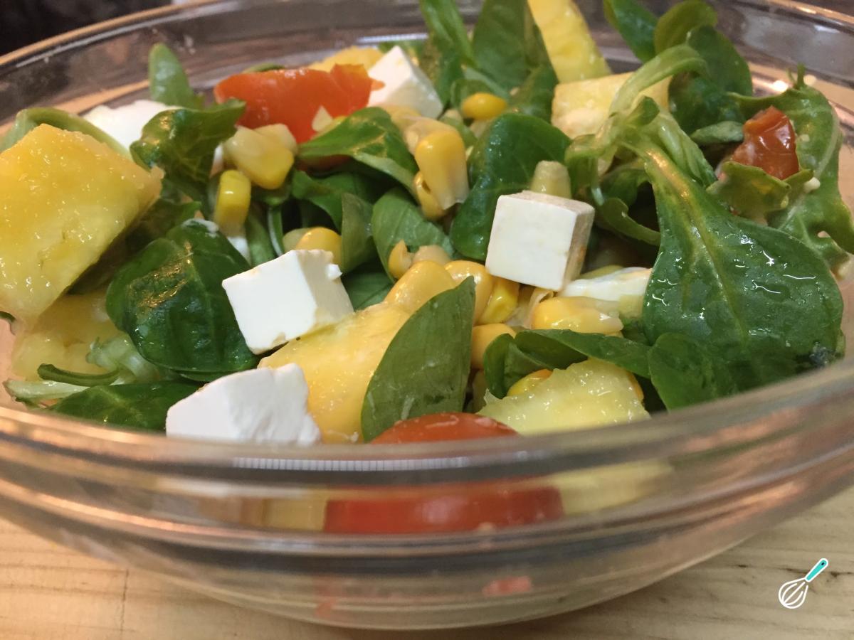 Salada de Abacaxi Tropical: Fácil e Refrescante
