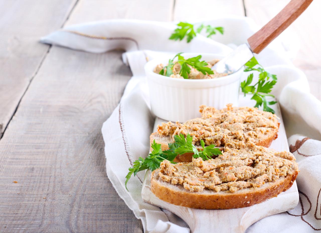 Patê de Frango Cremoso Fácil para Lanches Patê de Frango Cremoso Fácil para Lanches