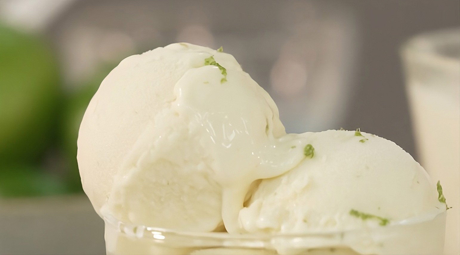 Sorvete Caseiro Cremoso Sem Máquina: Receita Fácil! Sorvete Caseiro Cremoso Sem Máquina: Receita Fácil!