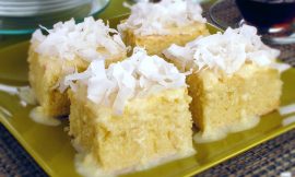 Bolo de Coco com Cocada Mole: O Segredo da Massa Super Úmida