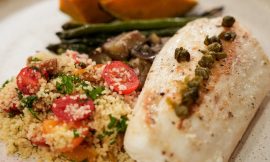 Cherne Grelhado ao Molho de Alcaparras com Cuscuz Marroquino
